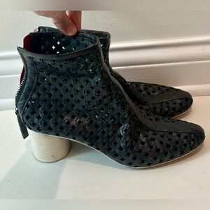 Halmanera Women Ankle Boots